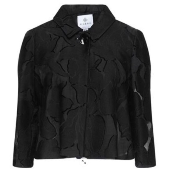 PIU & PIU Cropped Jacket
C$80 €$453 | Size: 38 | PIU & PIU - Picture 2 of 6